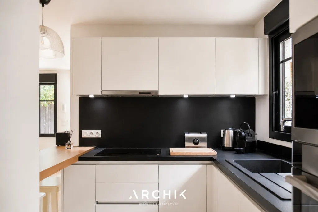 Köök - Modern Apartment with Private Access in Pyla-sur-Mer