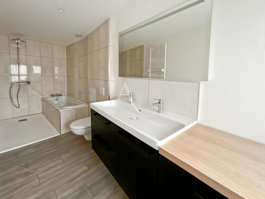 Salles de bain - Maison de Ville Rénovée à Courdimanche