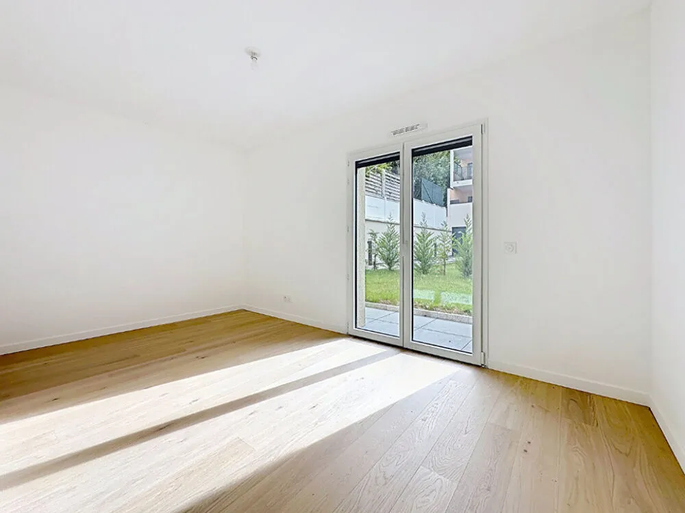 Rooms - 5-Piece Apartment with Garden in Chartres