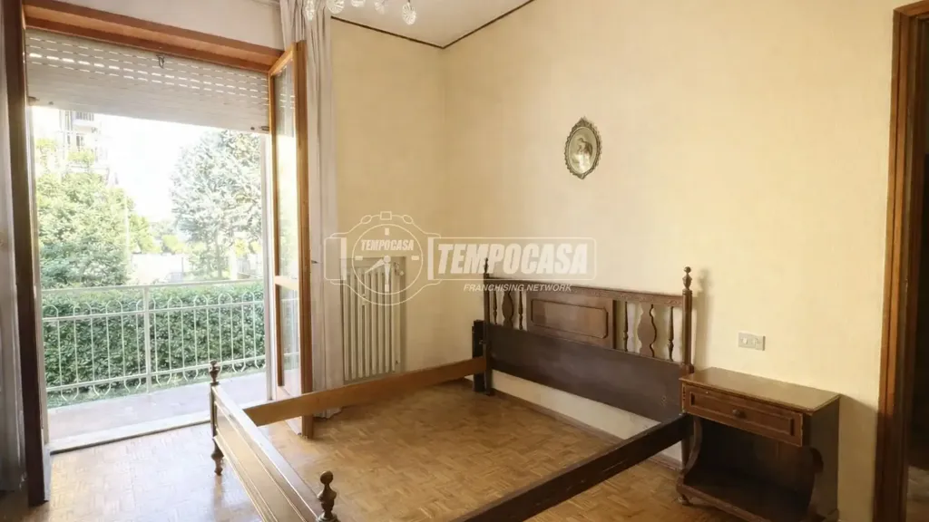 Magamistoad - Triplex in Centre with Balcony in Sedriano