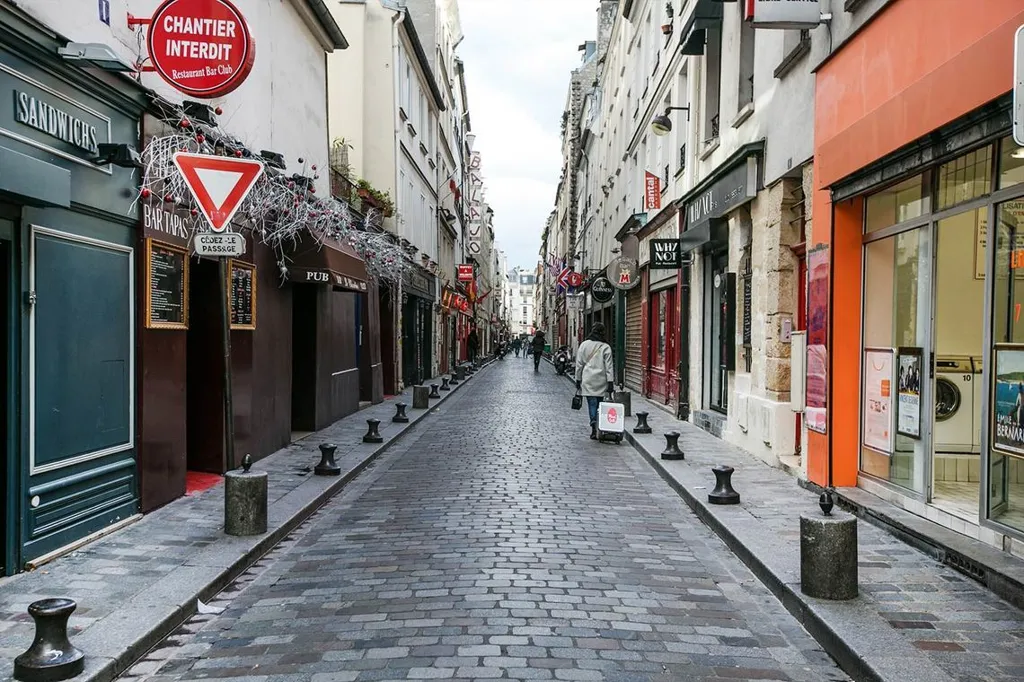 Flat with Metro Access in Bastille, Paris