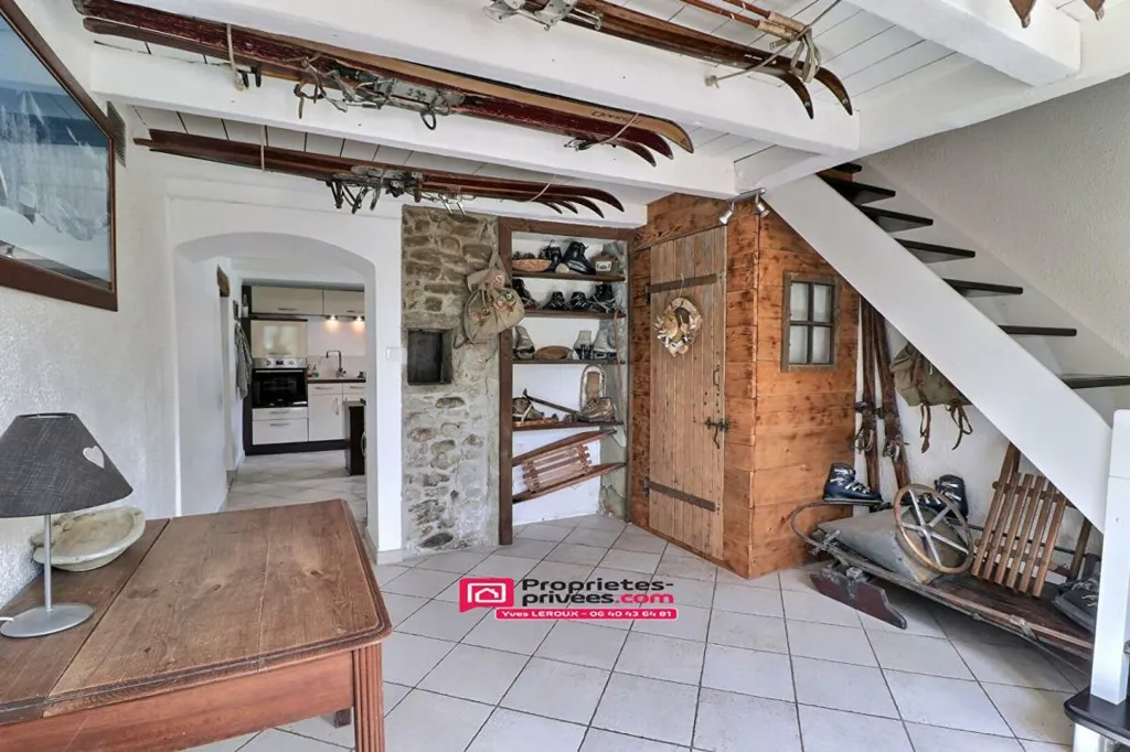 Séjour - Maison Rénovée avec Piscine à Mougny