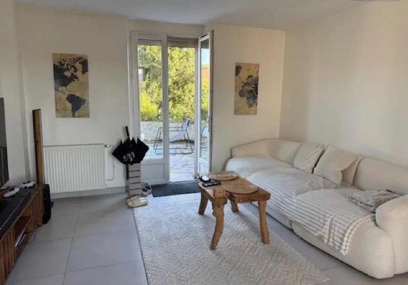 Séjour - Appartement Rénové avec Terrasse à Valmondois
