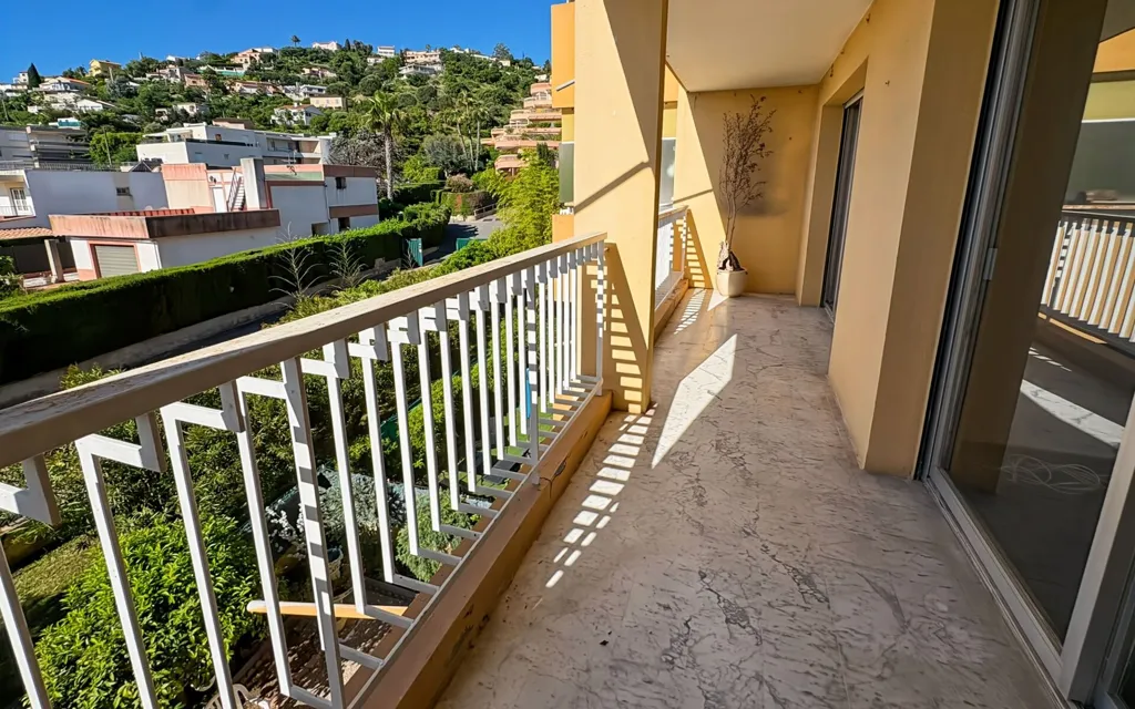 Rõdu - Renovable T4 with Three Terraces in Mandelieu-la-Napoule