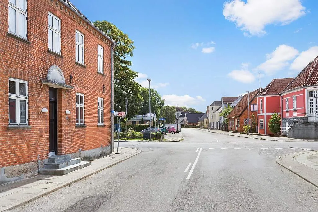 Välivaade - 3-Bedroom Flat with Shared Garden in Fårup