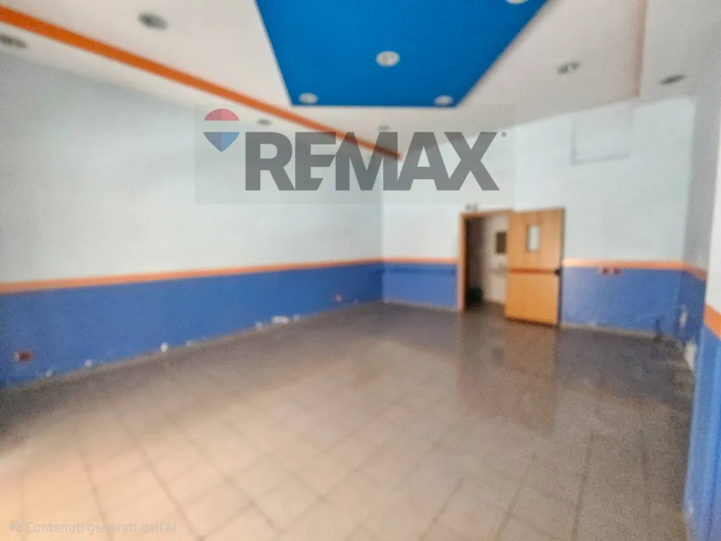 Toad - Commercial Space with Street Frontage in Salerno