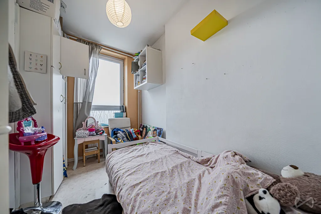 Chambres - Maison Fonctionnelle avec Jardin à Dampremy