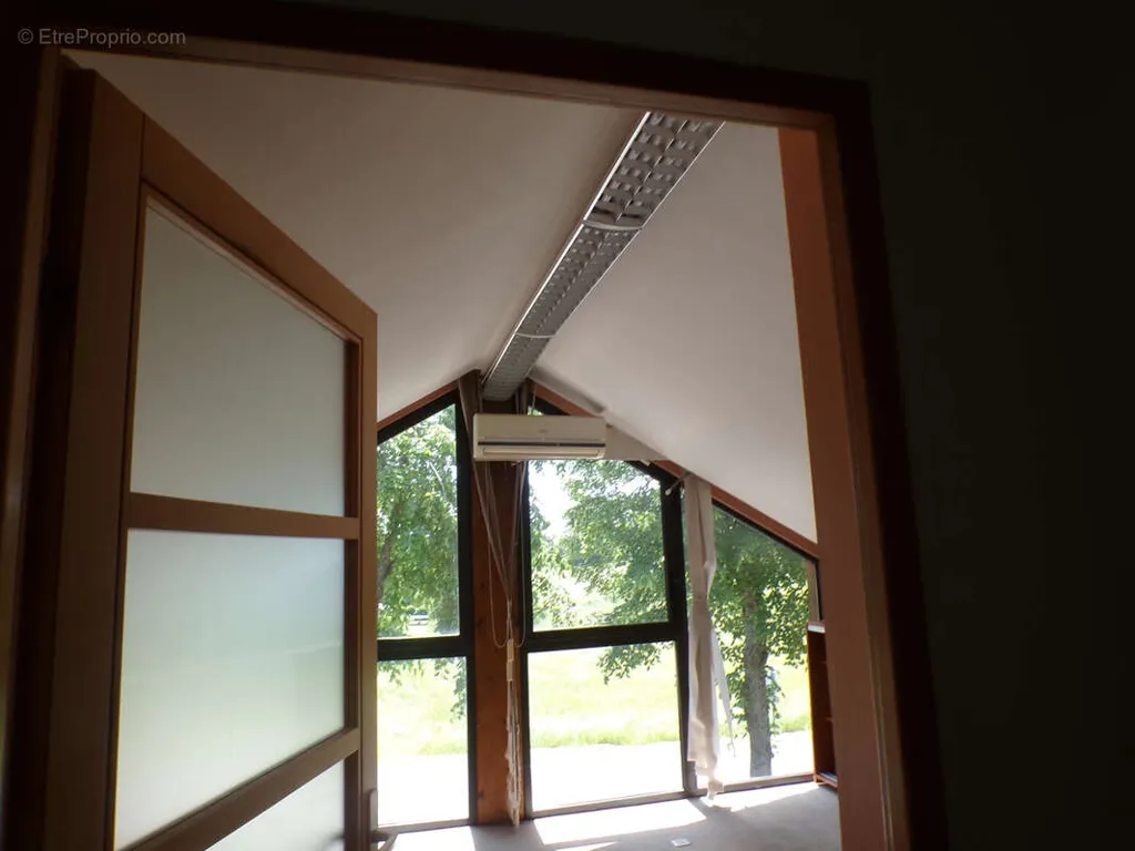 Pièces - Maison Ossature Bois avec Espace Professionnel sur Axe Passant