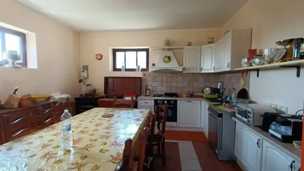 Cuisine - Panoramic Villa with Olive Trees in Macerata