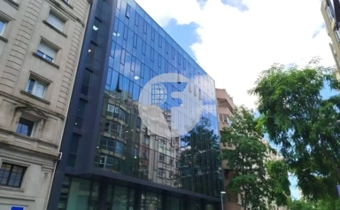 Exterior - Office with Diagonal View in Gràcia