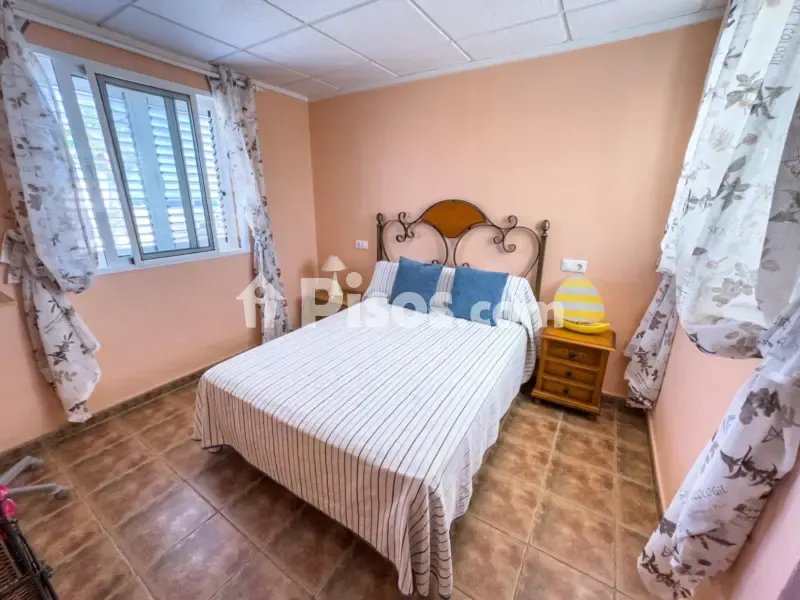 Chambres - Chalet with South-Facing Terrace in Torrevieja