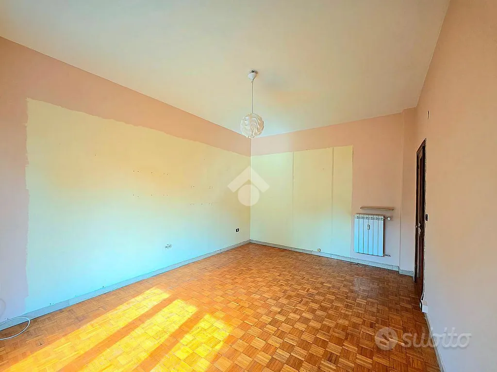 Pièces - Apartment with Balcony in Savona