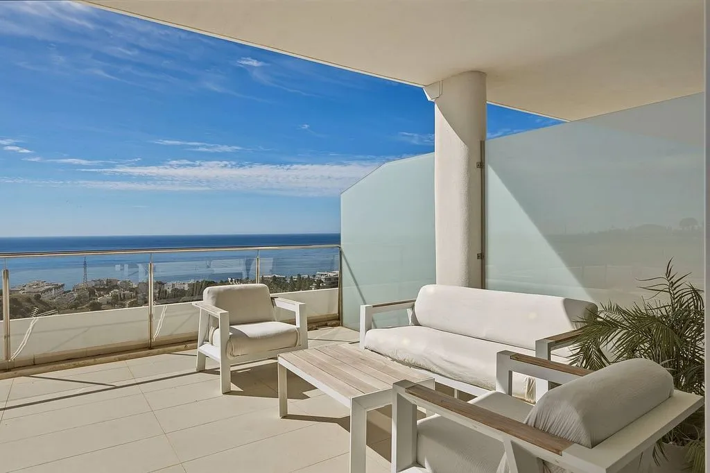 Rõdu - Apartment with Pool and Terrace in Higueron Resort