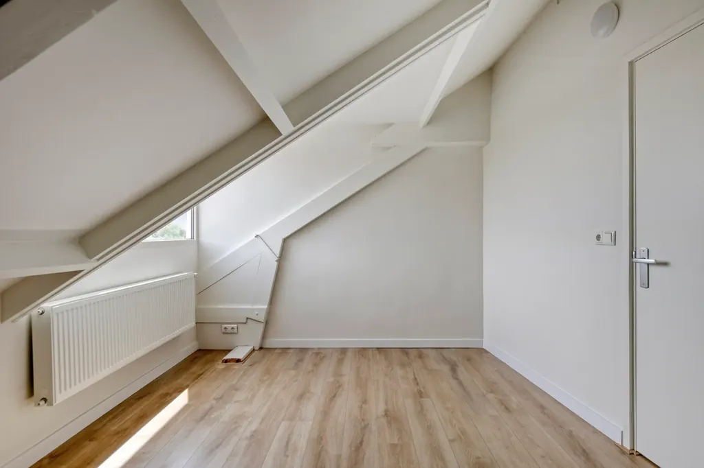 Pièces - Modernised Penthouse with Balcony in Middelburg