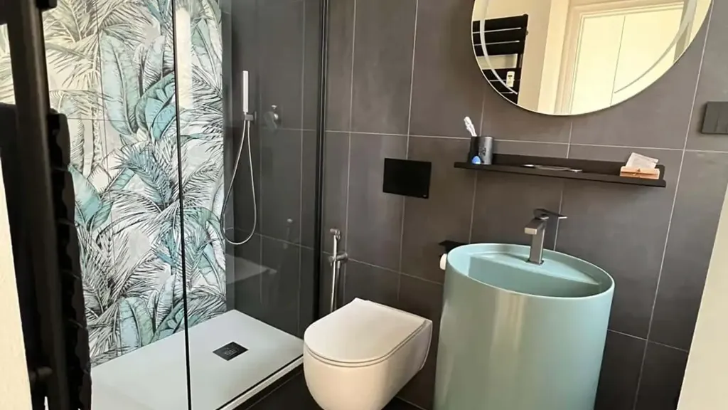 Salles de bain - Bright Studio with Balcony in Milan