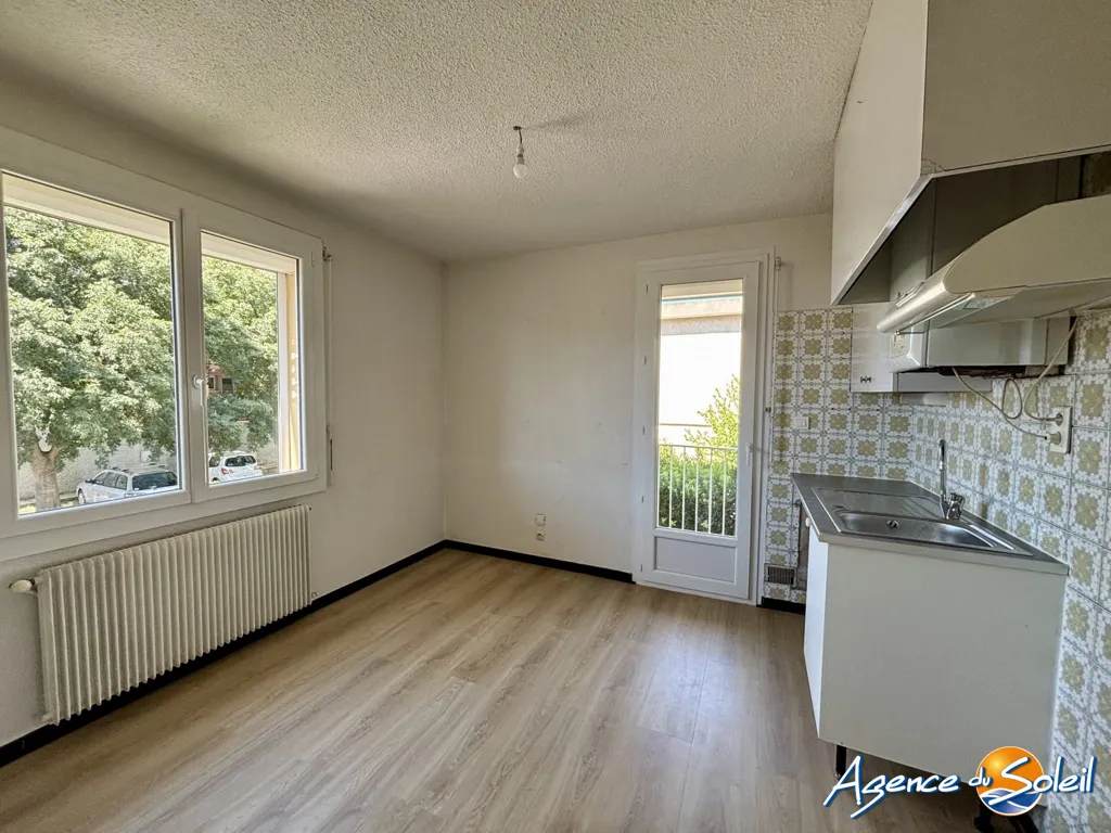 Köök - 3-Bed Flat with Balcony in Narbonne