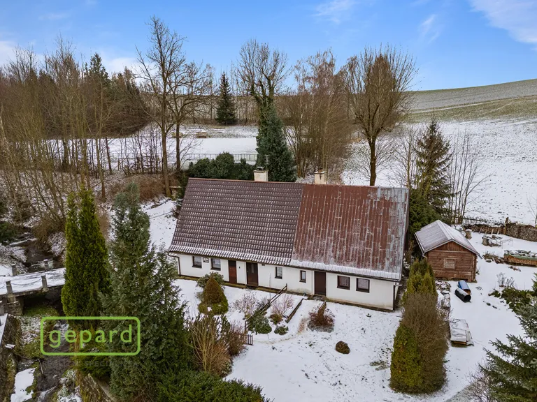 Furnished Family House with Garden View in Dobré