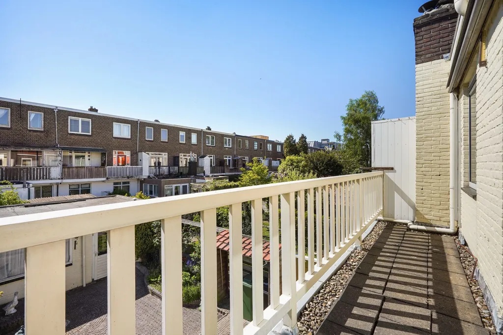Balcon - 1920s Semi-detached House with Garden in Delft