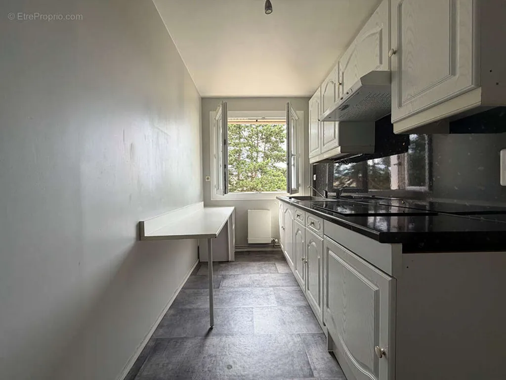 Cucina - 2-Bedroom Apartment with Balcony in Dieppe