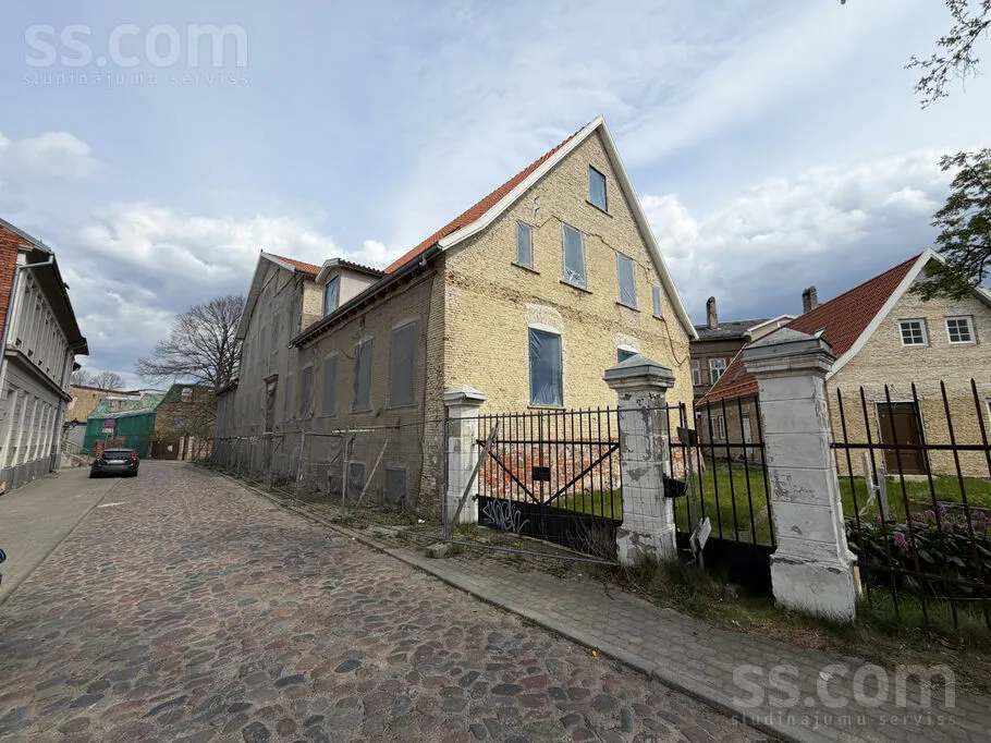 40-toaline maja asukohas Liepāja un raj.