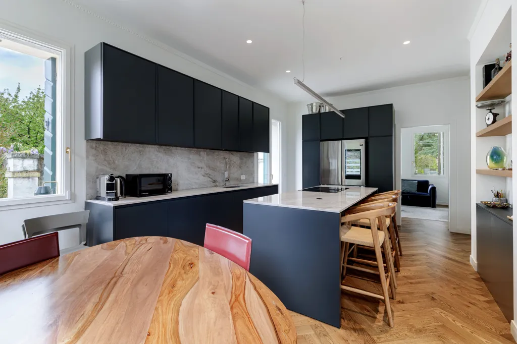 Cuisine - Liberty-Style Residence with Private Park in Zero Branco