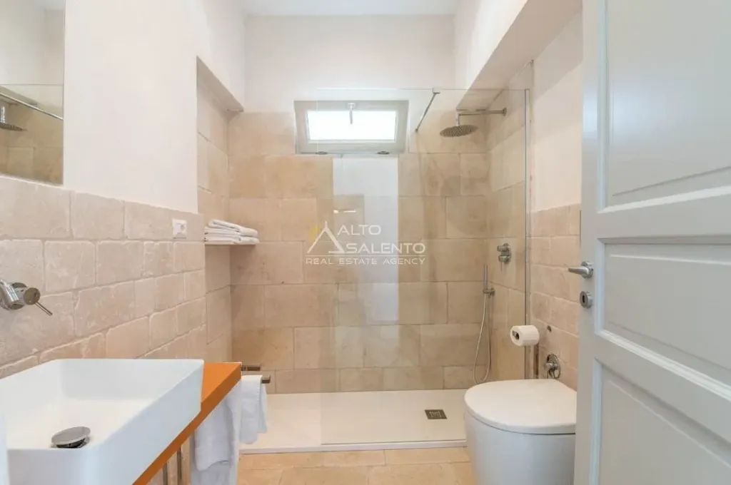 Bathrooms - Renovated Villa with Pool near Ostuni