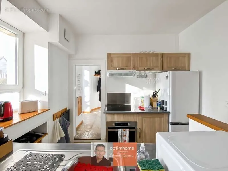 Köök - Atypical Apartment with Large Volumes in Dole