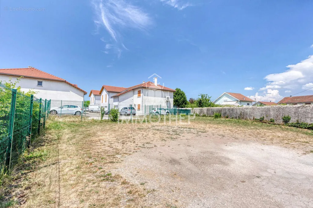 Giardino - Commercial Property with Renovation Potential in Rives