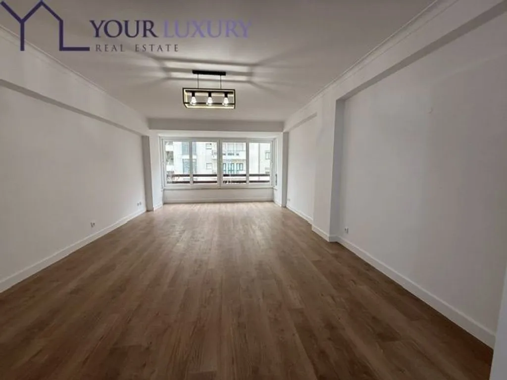 Elutuba - Remodelled T3 Apartment with Metro Access in Lisbon