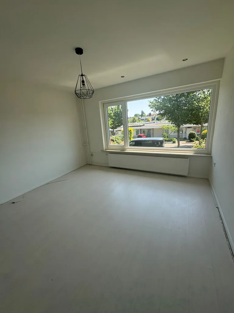 Elutuba - Partially Renovated House with Garden in Eindhoven