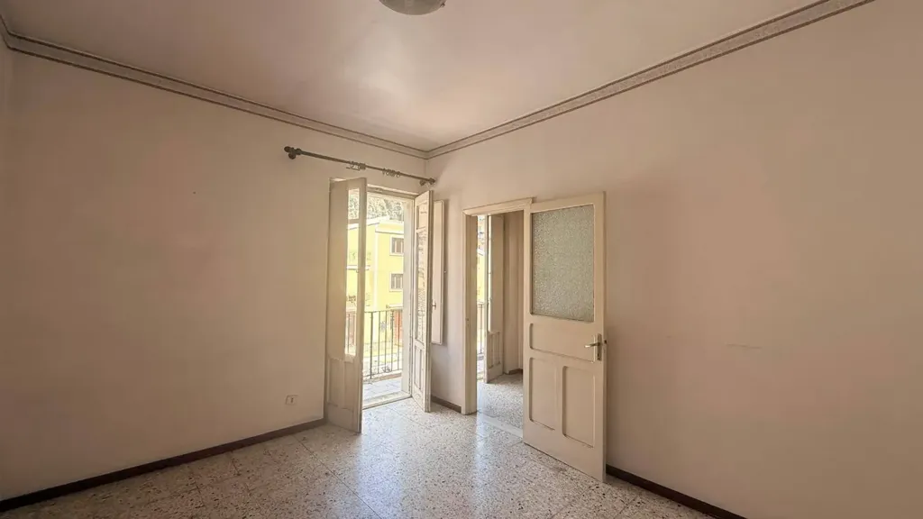Independent House with Balconies in Modica
