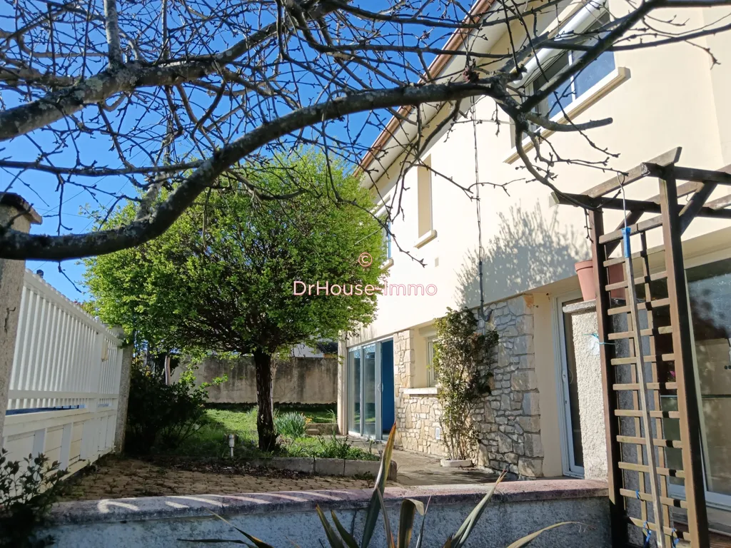Aed - 1970s House with Pool in Miramont-De-Guyenne