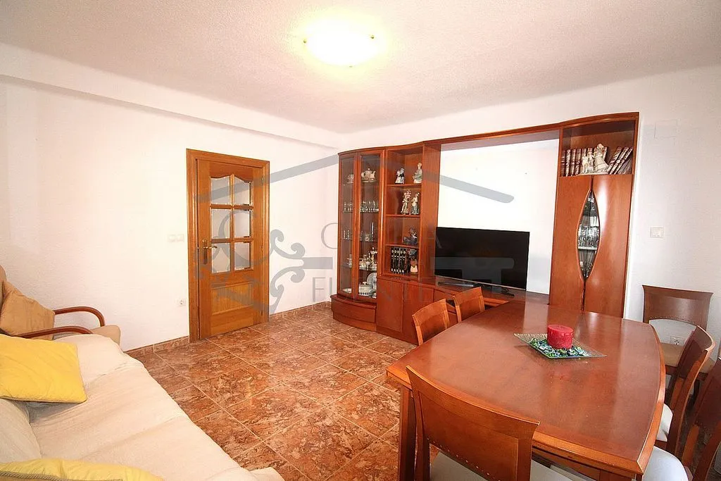 Dining Room - Apartment with Pool in Malvarrosa, Valencia