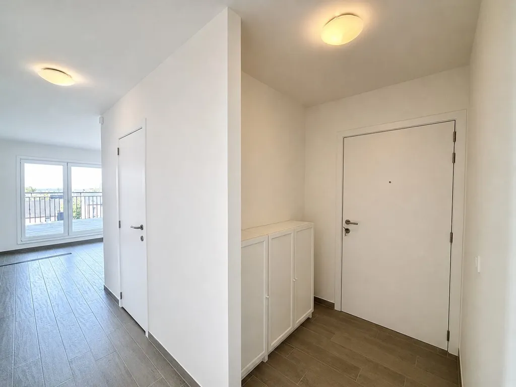 Esik - Flat with Lift in Detached Building
