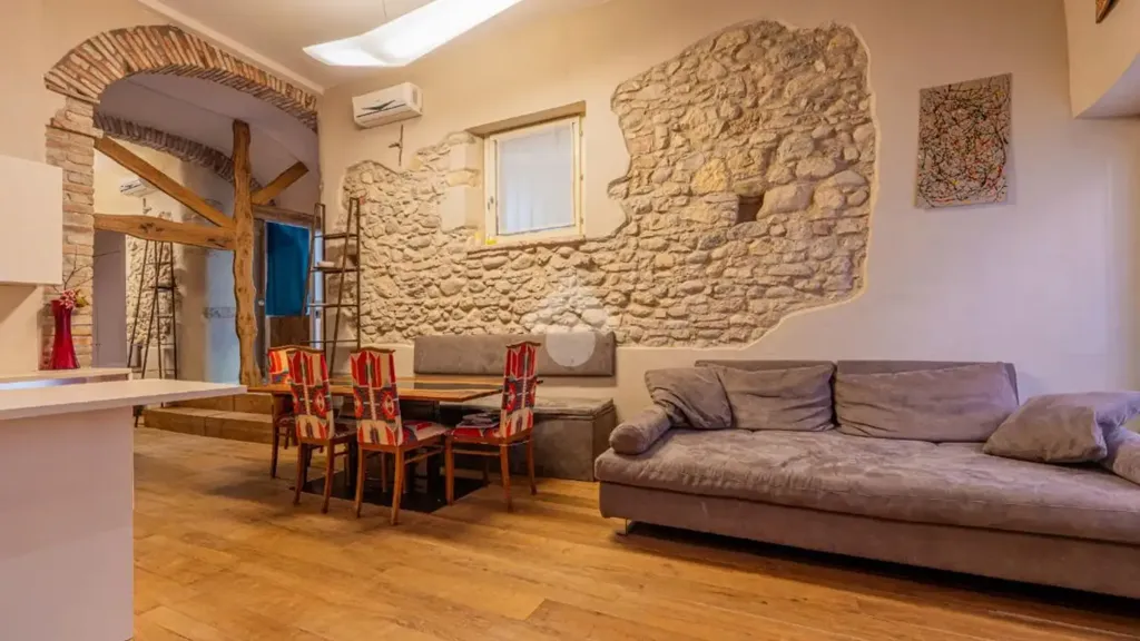 Elutuba - Triplex in Historic Centre, San Felice del Benaco
