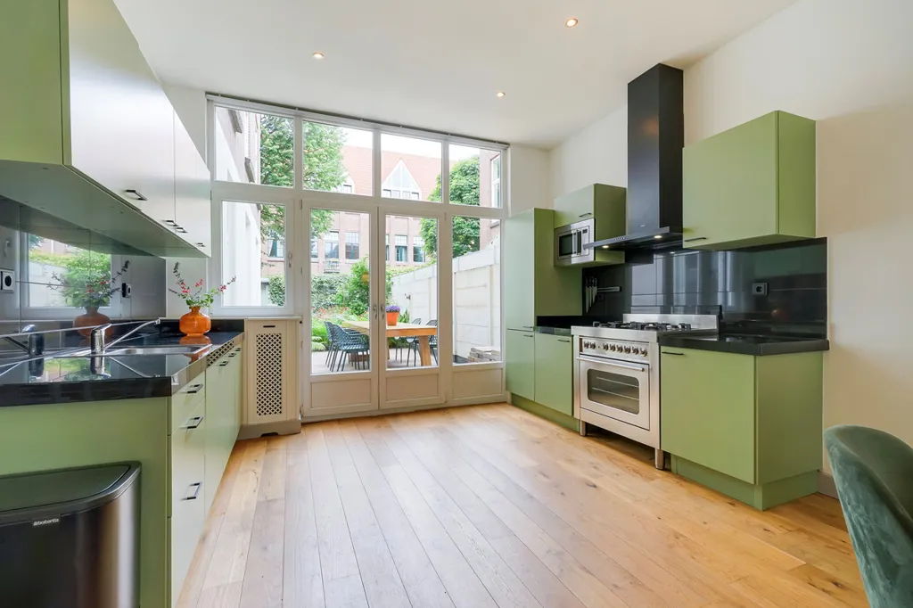 Cuisine - Ground Floor Flat with Deep Garden in 's-Gravenhage