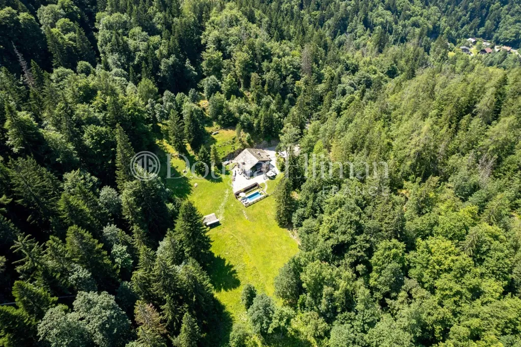 Vue aérienne - Ferme Historique avec Piscine à Les Houches