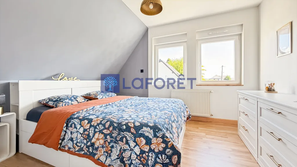 Magamistoad - Spacious House with Pool in Adamswiller