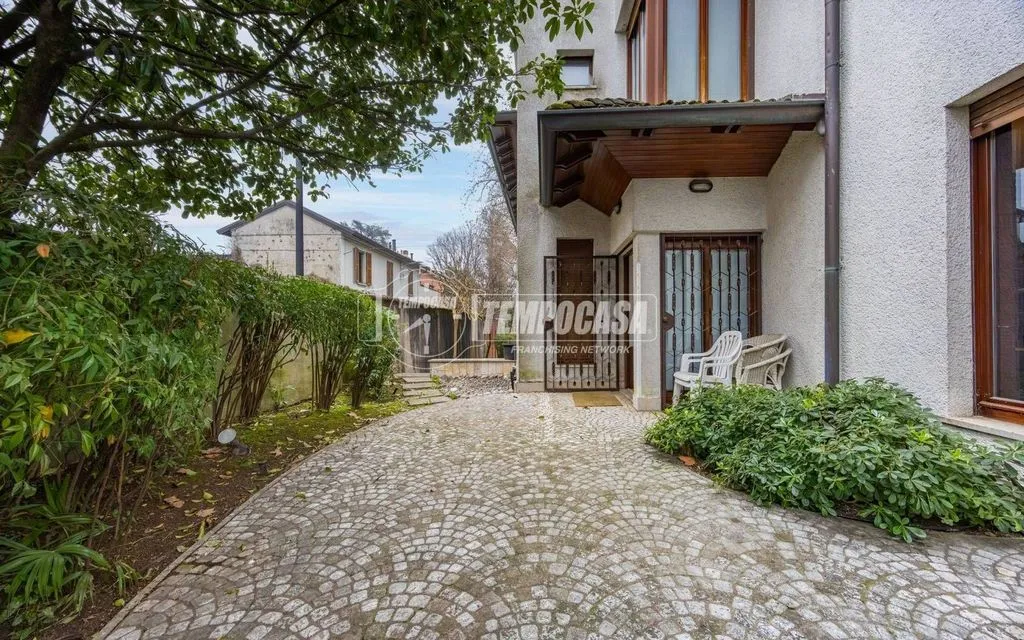 Garden - Luxury Villa with Pool in Melzo, Lombardy