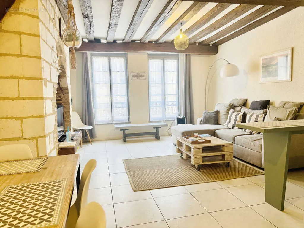 Séjour - Appartement Meublé dans l’Hypercentre de Troyes