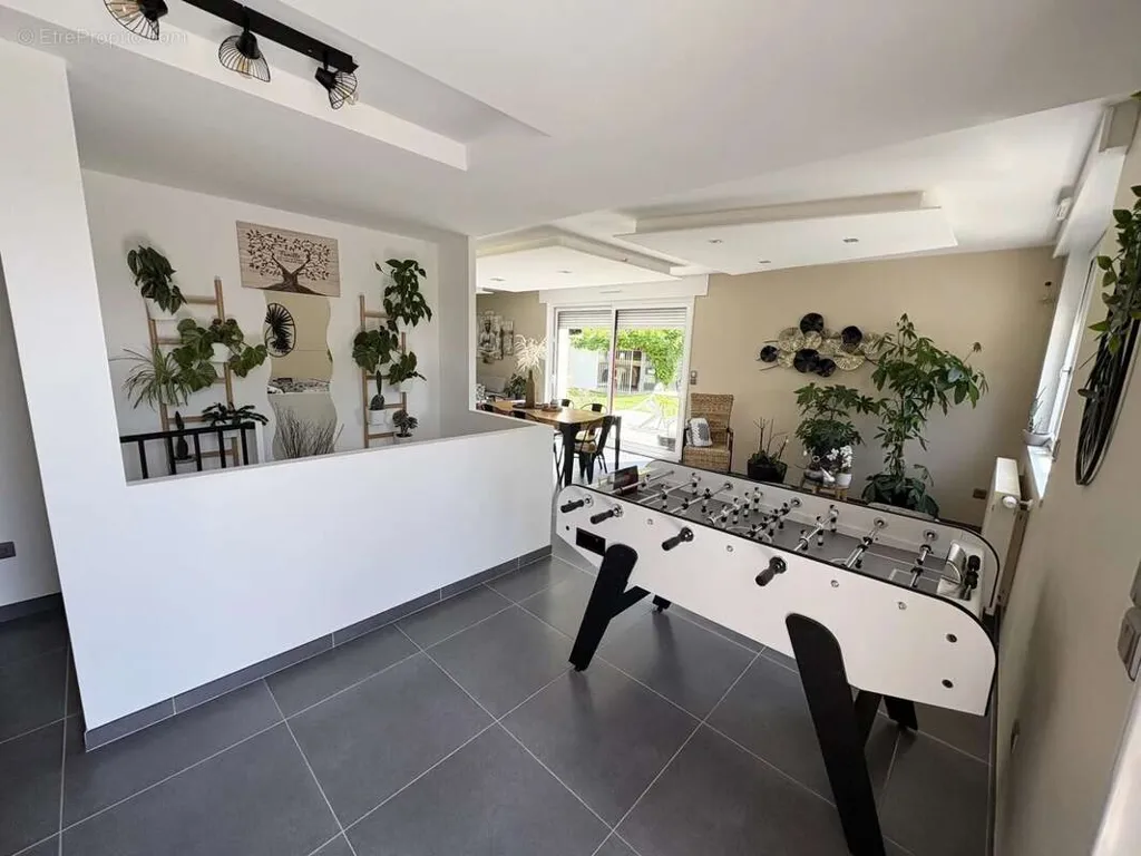 Stanze - Spacious 5-Bedroom House near Cambrai