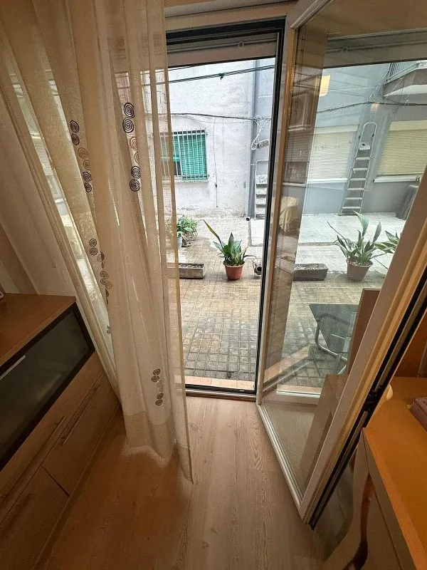 Rõdu - Modernised Flat with Patio in San Isidro