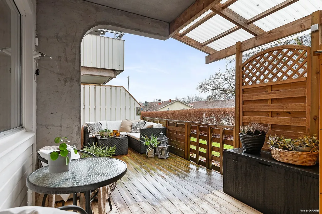 Balcony - Bungalow-Style Flat with Large Terrace in Olseröd