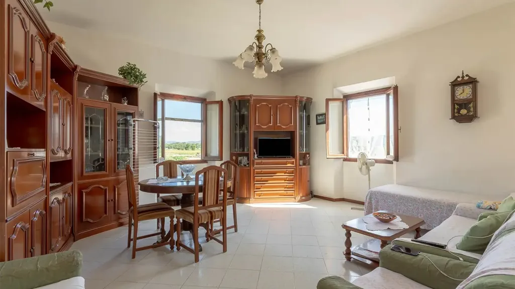 Séjour - Three-Bedroom Apartment with Garden in Signa