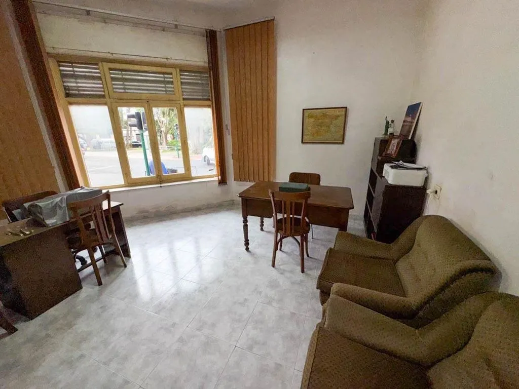 Bureau - Luxury Apartment Complex with Development Potential in Crevillent