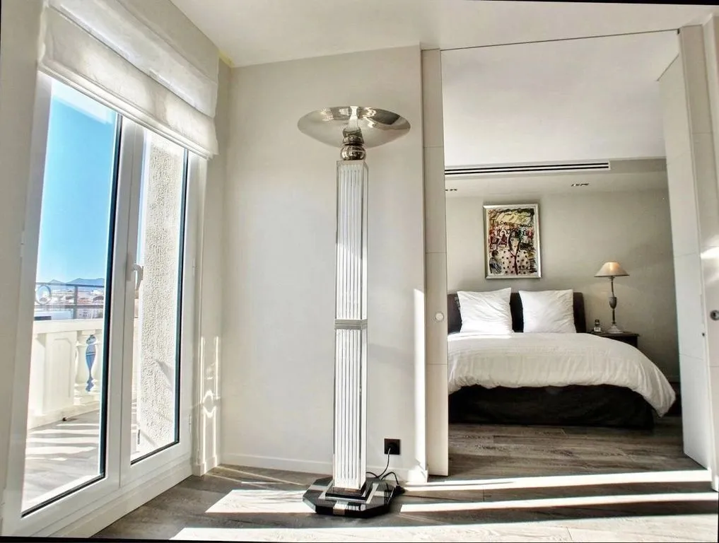 Chambres - Penthouse avec terrasse sur le toit à Cannes