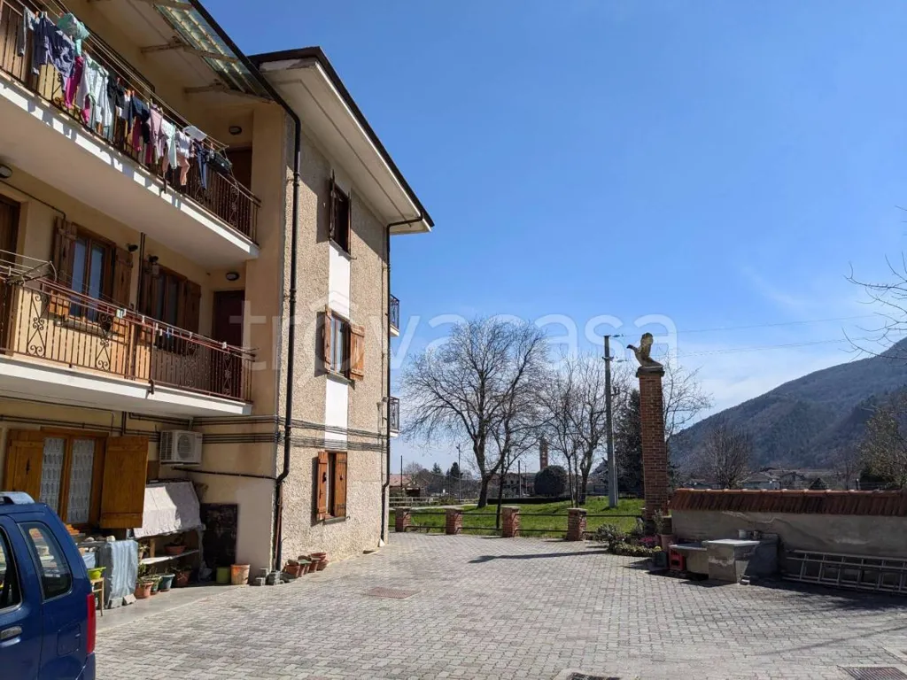 Rõdu - South-Facing Apartment with Garage in Dronero