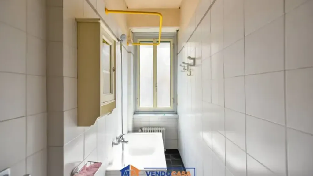 Bathrooms - Twin-Storey Apartment with Balcony in Turin