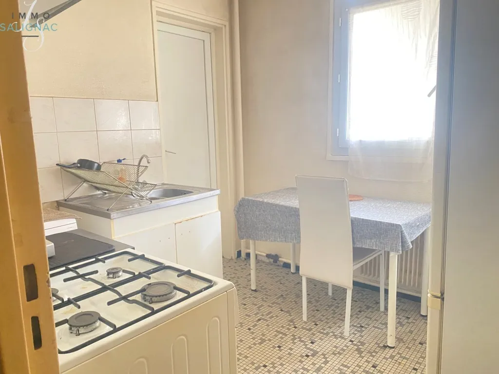 Köök - Type 1 Flat with Balcony in Lyon 7ème