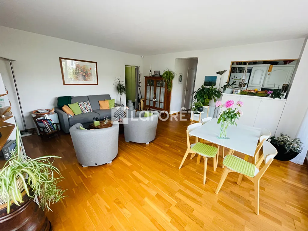 Séjour - Appartement 3 Pièces avec Terrasse à Nanterre